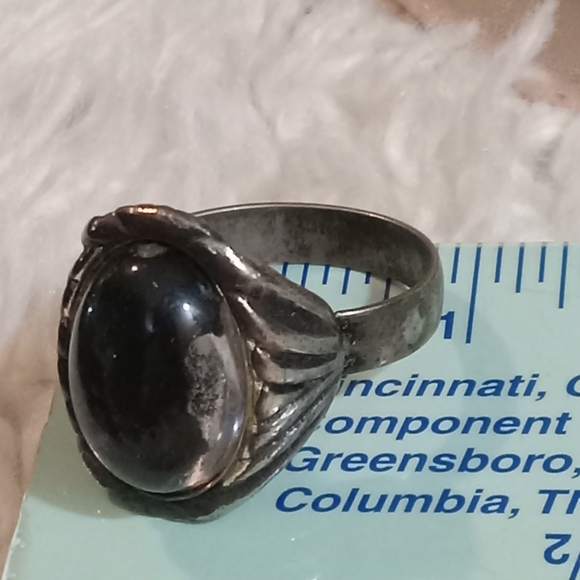 Elegant Black Stone Silver Ring - Picture 7 of 9